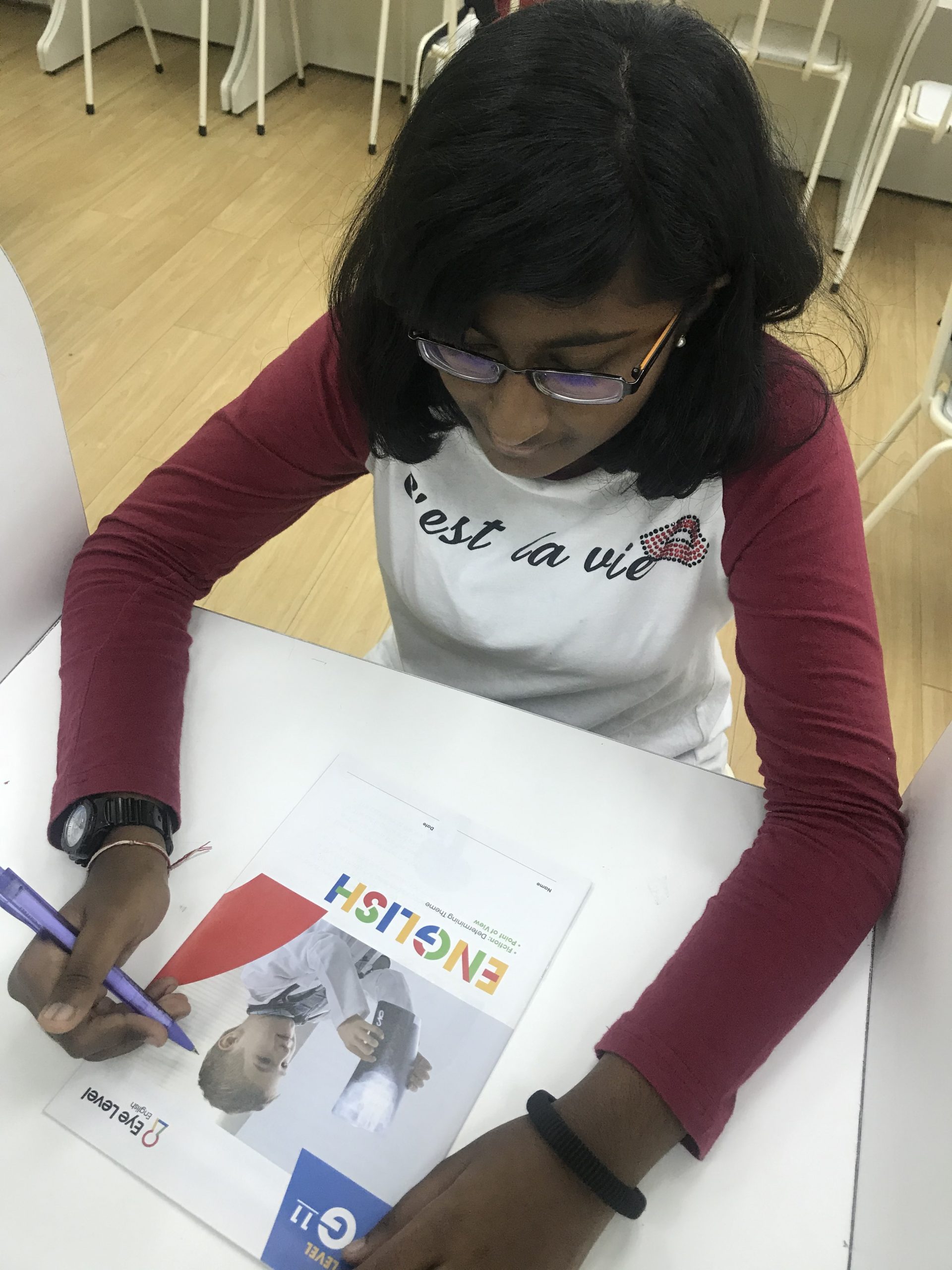 GIrl-with-EE-Booklet-Image-scaled